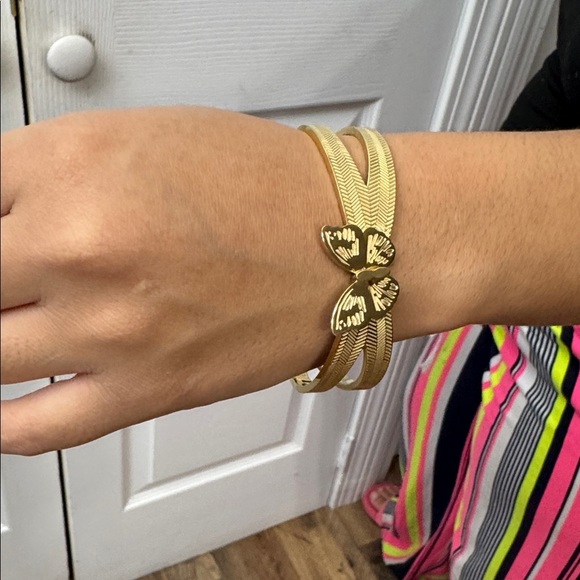 Trendy Butterfly Stainless Steel Charm Bracelet - Picture 7 of 8